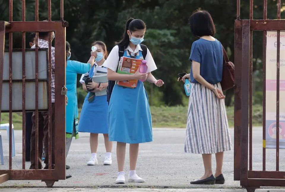 全国学校延至10月3日复课部长 考试班率先返校 全国学校延至10月3日复课部长 考试班率先返校
