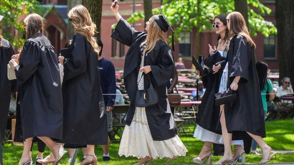 'I've applied to 8,000 jobs': Tech grads at top US schools feel shut out by AI