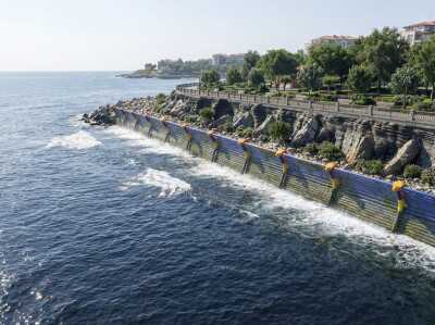 Singapore company Hydrantula develops a modular way to build coastal protection faster and at a lower cost, solution to be launched during SIWW 2026.