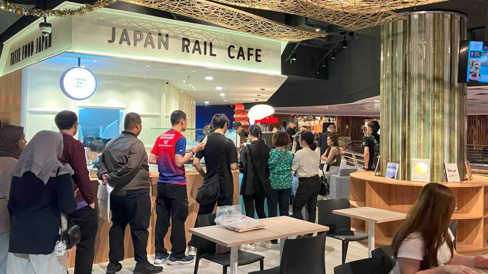 Japan's JR East steps up rail-linked retail push in Singapore, Philippines