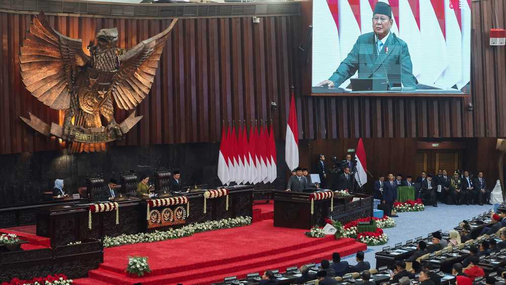 Indonesia's Prabowo eyes 6% growth in 2026, foreign firm buying spree