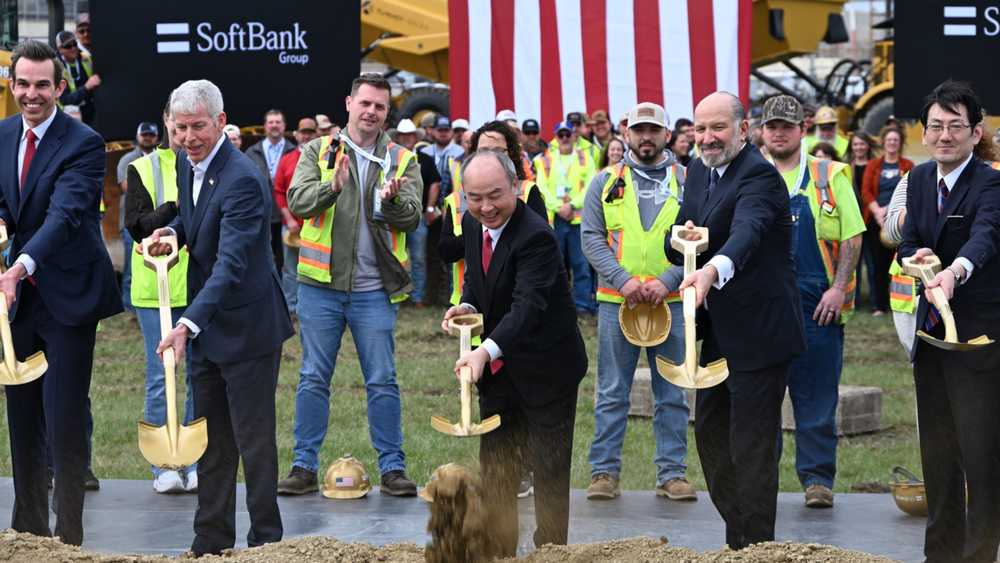 Google, Microsoft to be among bidders to lease SoftBank US data center