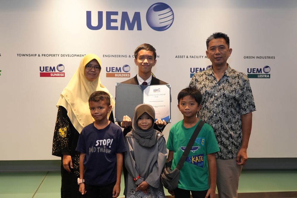 Image from: 12A+ pacu impian anak Terengganu, sasar Imperial College menerusi Biasiswa Yayasan UEM