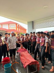Image from: Sesma dedahkan pelajar kemahiran urus jenazah