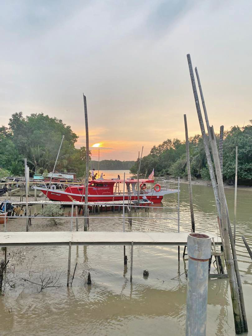 Image from: Air mati bawa tuah jigging di perairan Kelanang