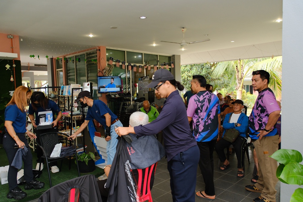 Image from: ‘Saham akhirat saya’ – Diva M potong rambut amal sempena merdeka