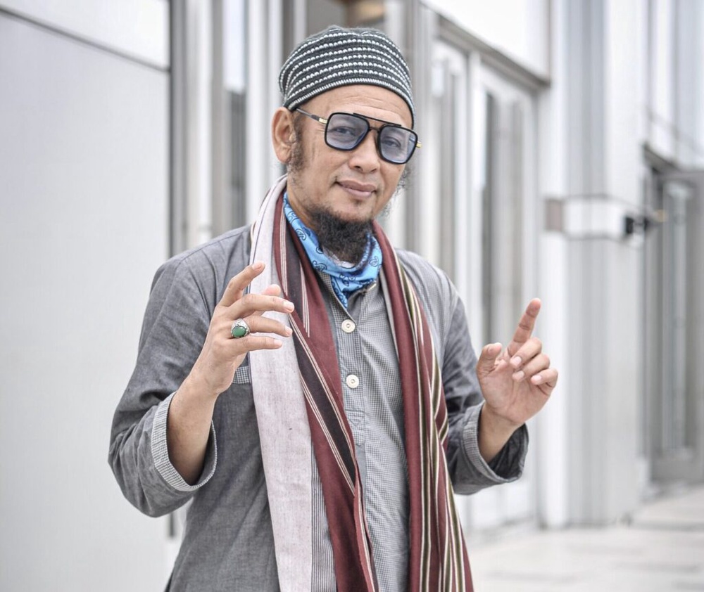 Image from: 5 selebriti lelaki tinggalkan glamor nak kenal Tuhan