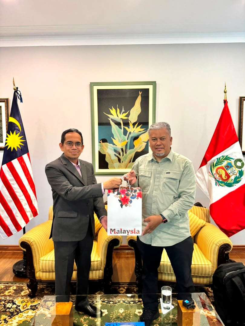 Image from: Jelajah solo di bumi Latin, Azhari disangka orang Mexico