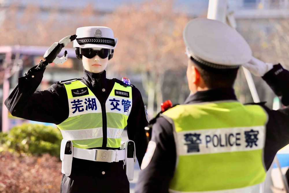 Image from: ‘RoboCop’ polis trafik wajah baharu kawal lalu lintas