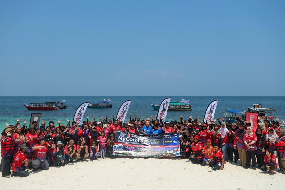 Image from: 10 tahun MSU pulihara terumbu karang di Pulau Geluk