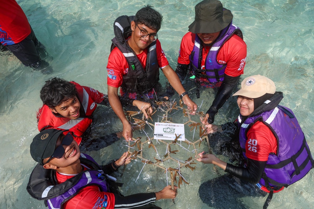 Image from: 10 tahun MSU pulihara terumbu karang di Pulau Geluk