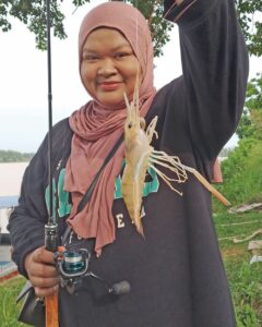 Image from: Buru udang galah, gelama di Kampung Pulau Pisang