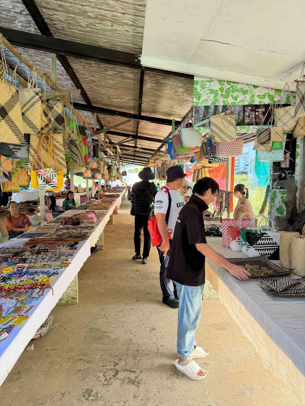 Image from: Menelusuri Sungai Melinau ke dua gua Mulu