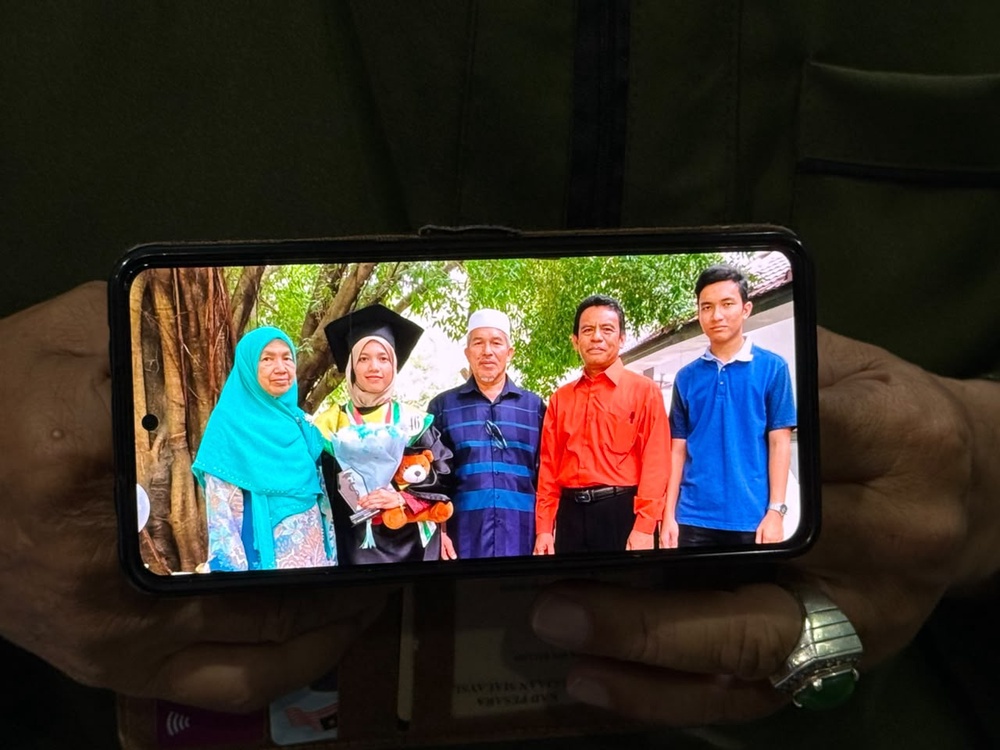 Image from: Nahas helikopter KKM: Tiga kali mentua Dr. Ainul Baroah ulang ada berita buruk