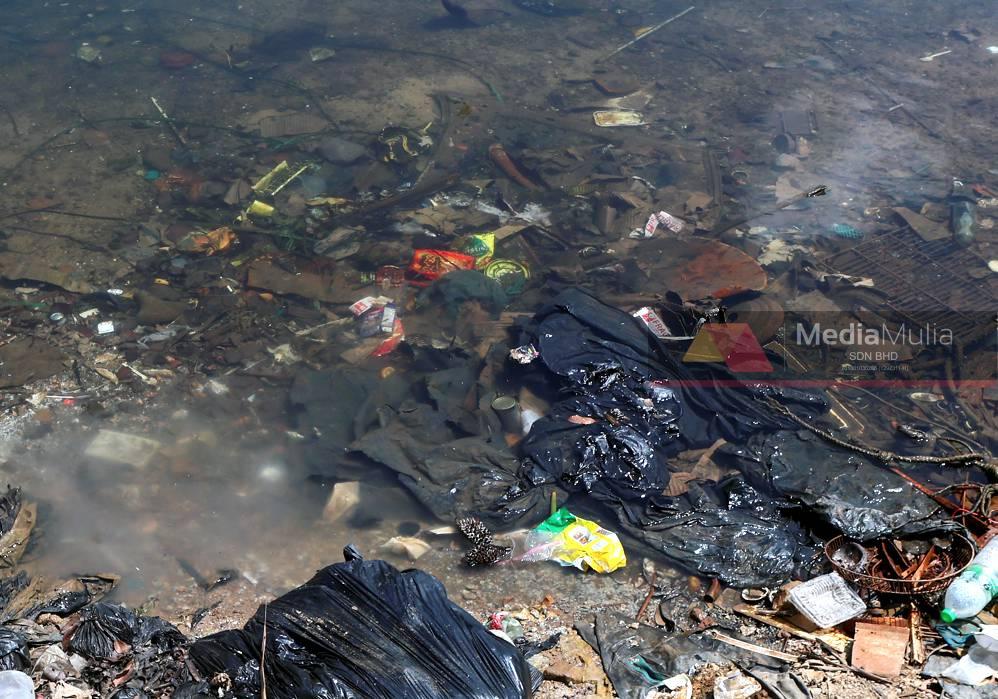 Image from: ‘NERAKA’ SAMPAH DI PULAU PERANGINAN