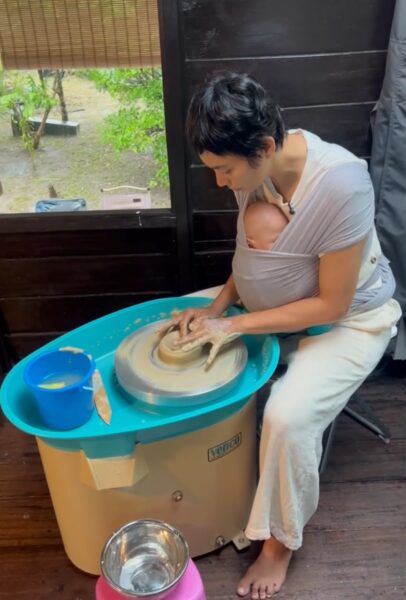 Image from: Ibarat terapi, apabila tidak pegang tanah  liat saya resah – Natasha Hudson