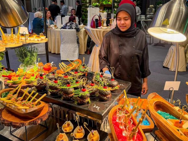 Image from: Mercure Living Putrajaya perkenal siri ‘Thematic Buffet &Tea Break’ sempena ulang tahun ke-4