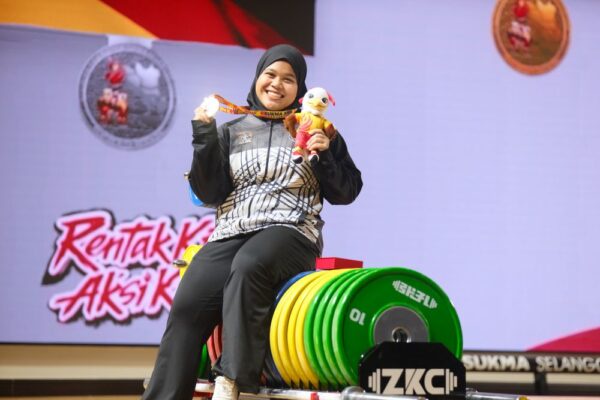 Image from: Jurulatih bebas kanser, Nur Alissa hadiahkan emas