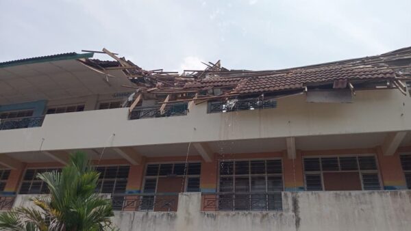 Image from: Bumbung bangunan SMK Juasseh runtuh