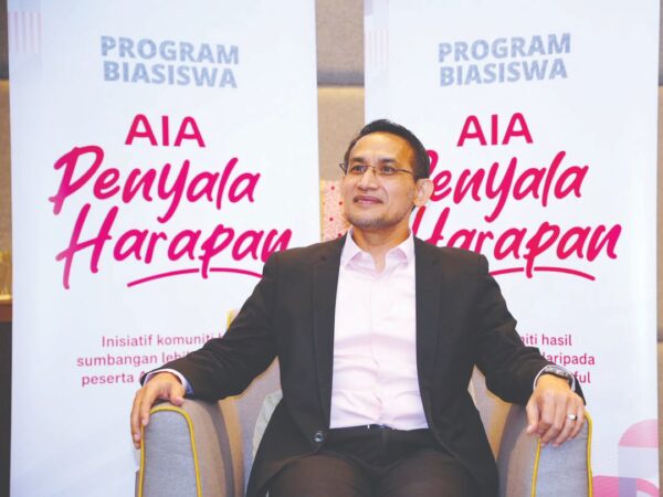 Image from: AIA salur biasiswa bernilai RM4.8j bantu 60 pelajar UIAM, UM
