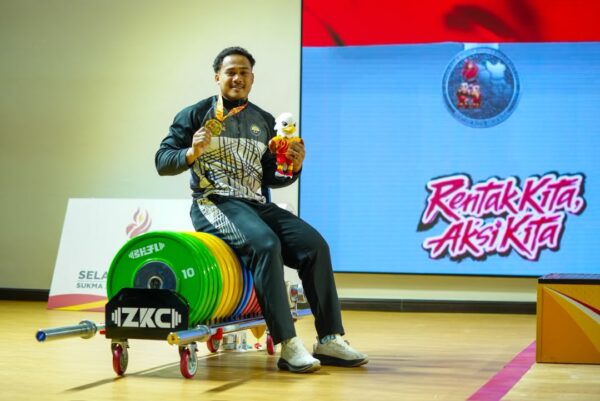Image from: Hanya tiga tahun, Ahmad Ridzuan ‘angkat’ emas