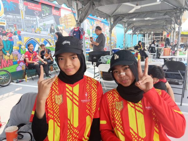 Image from: Adik-beradik kuasai podium BMX Flatland wanita