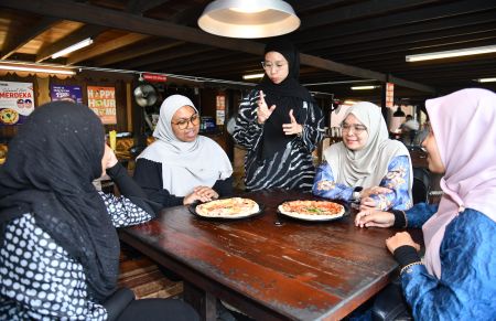 Image from: Piza cita rasa Itali dengan suasana kampung
