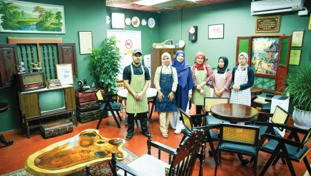 Image from: Rasa tradisi gamit nostalgia di Warung Jendela Kaseh