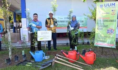 Image from: UUM turun padang laksana CSR bantu pelajar SMK Pedu
