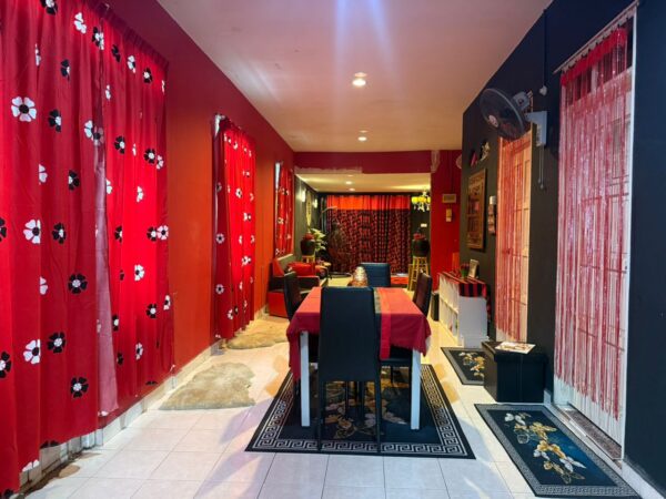 Image from: ‘Rumah merah’ bawa aura ceria, membara