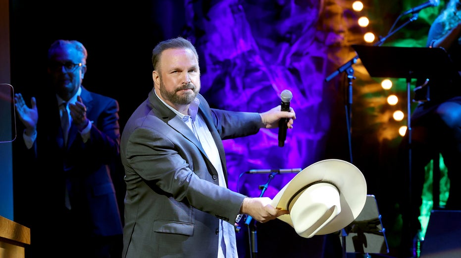 Garth Brooks Controversy Bud Light Drama Follows Super Bowl Walkout   GettyImages 1394877378 