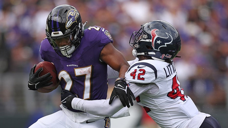 J.K. Dobbins Will Miss Entire 2023 Season After Tearing Achilles in  Baltimore Ravens' Season Opener vs. Houston Texans