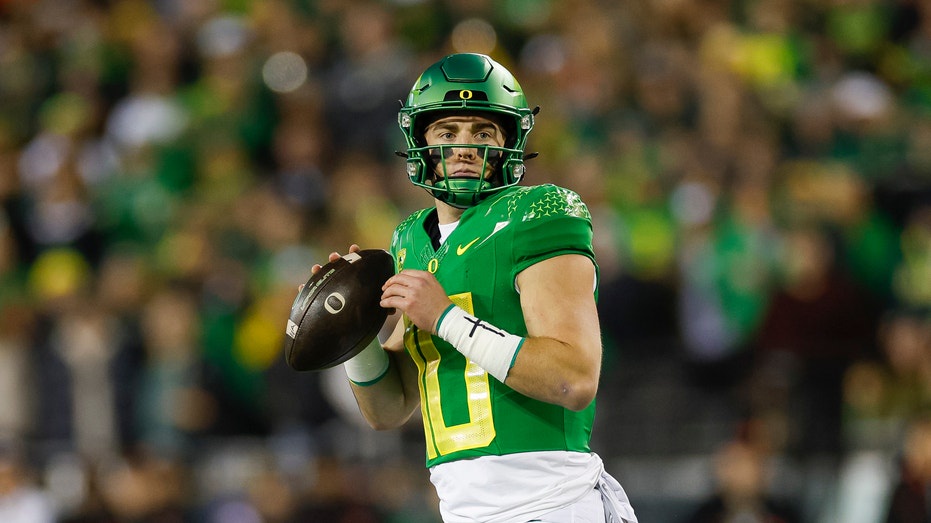 Heisman Trophy Power Rankings: Bo Nix Tops Odds As Pac-12 Championship ...