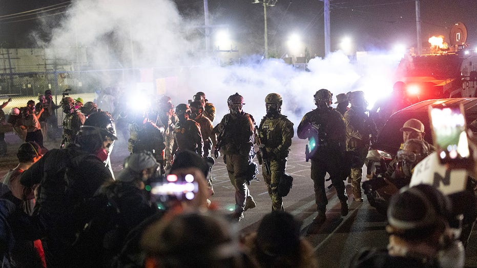 Texas National Guard deploys 200 troops to Illinois for federal ...