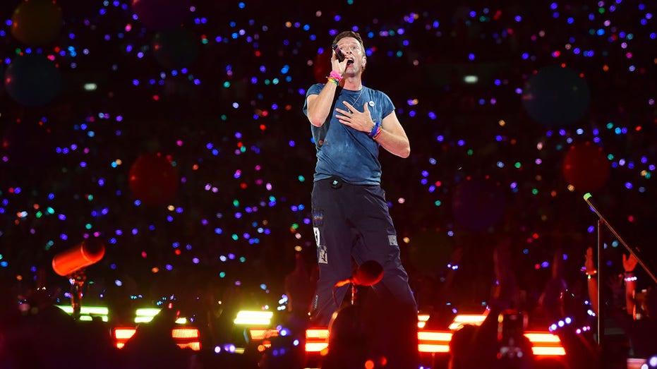 Chris Martin faces backlash over treatment of Israeli fans brought on ...