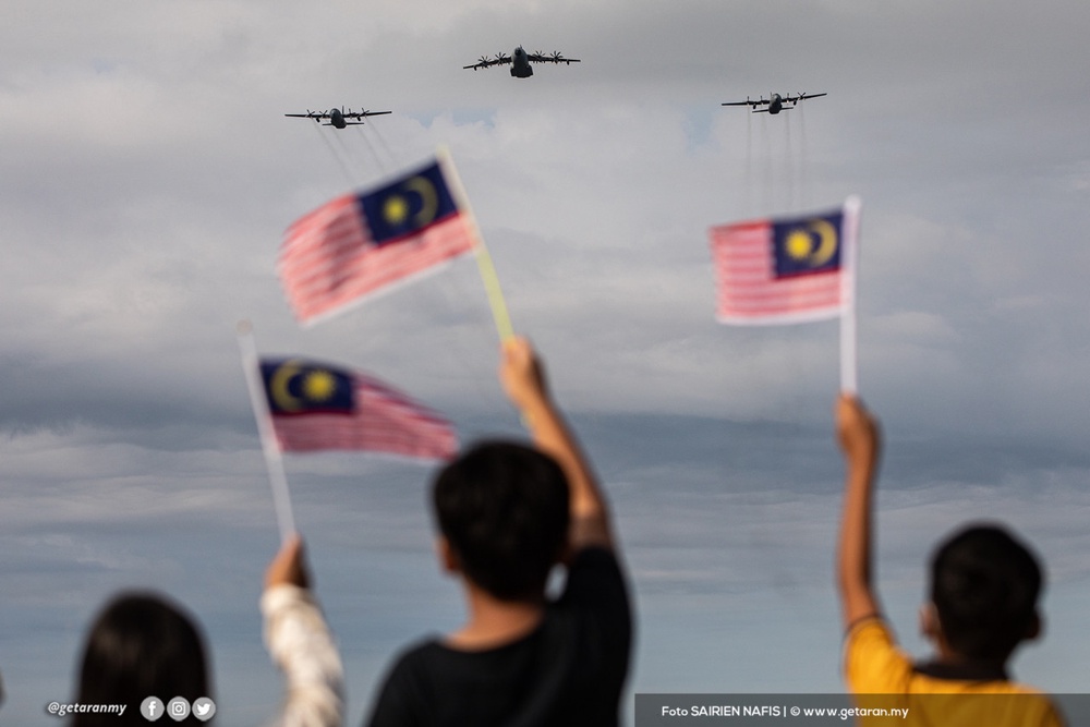 Image from: Merdeka: Malaysia Milik Kita, Takkan Ada Sesiapa Boleh Merampasnya