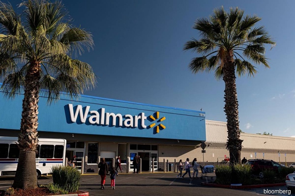 Walmart says is streamlining job titles, changes pay for corporate staff