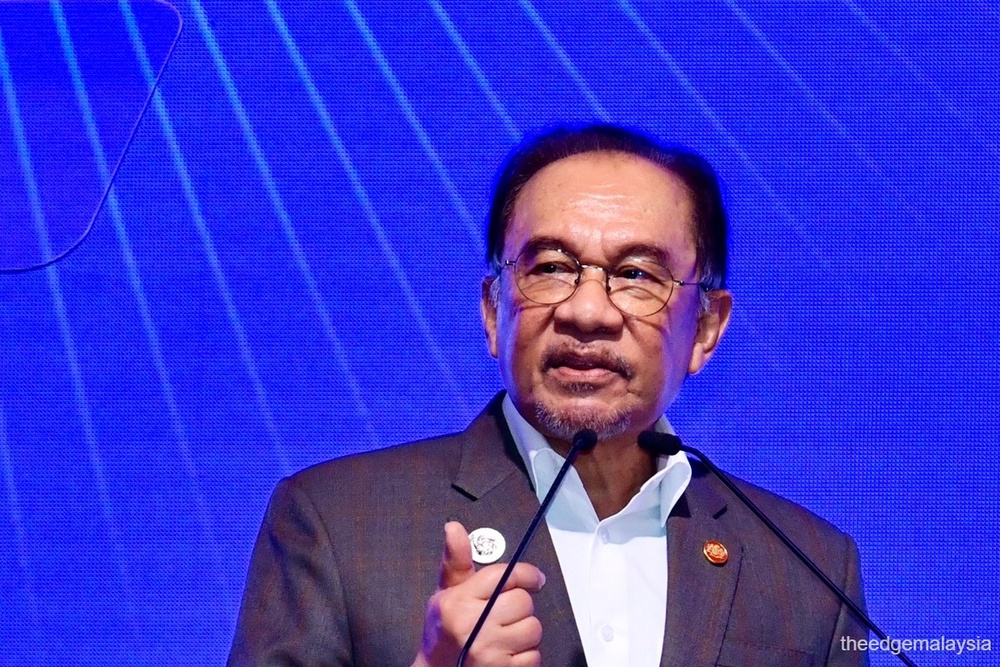 Anwar calls for joint effort to strengthen digital landscape