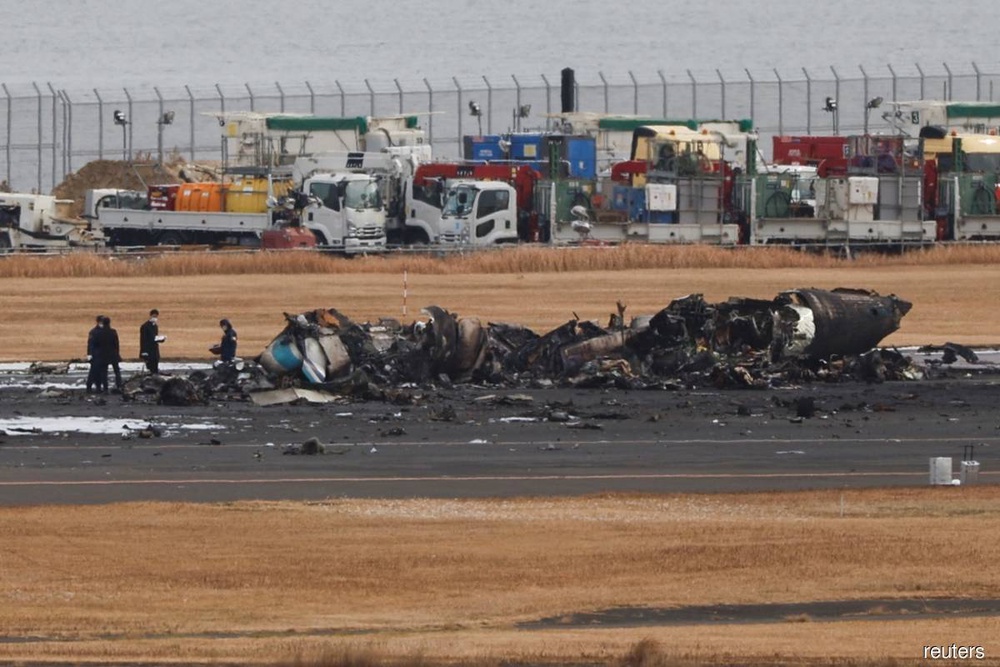 Japan Begins Twin Probes Into Rare Tokyo Runway Collision