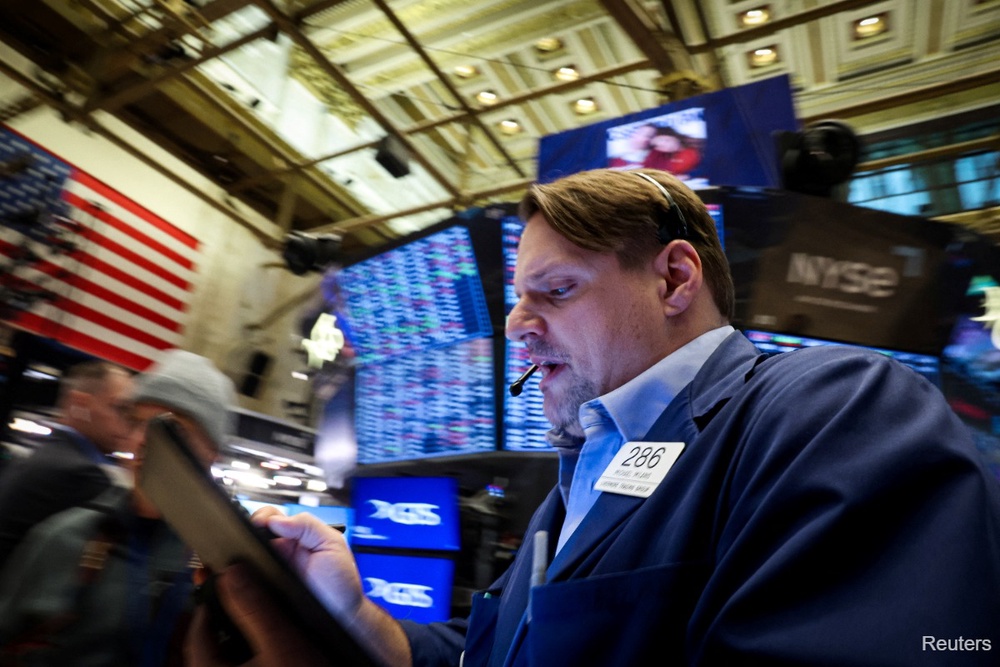 Wall St ends sharply lower as Iran retaliates against Israel attack