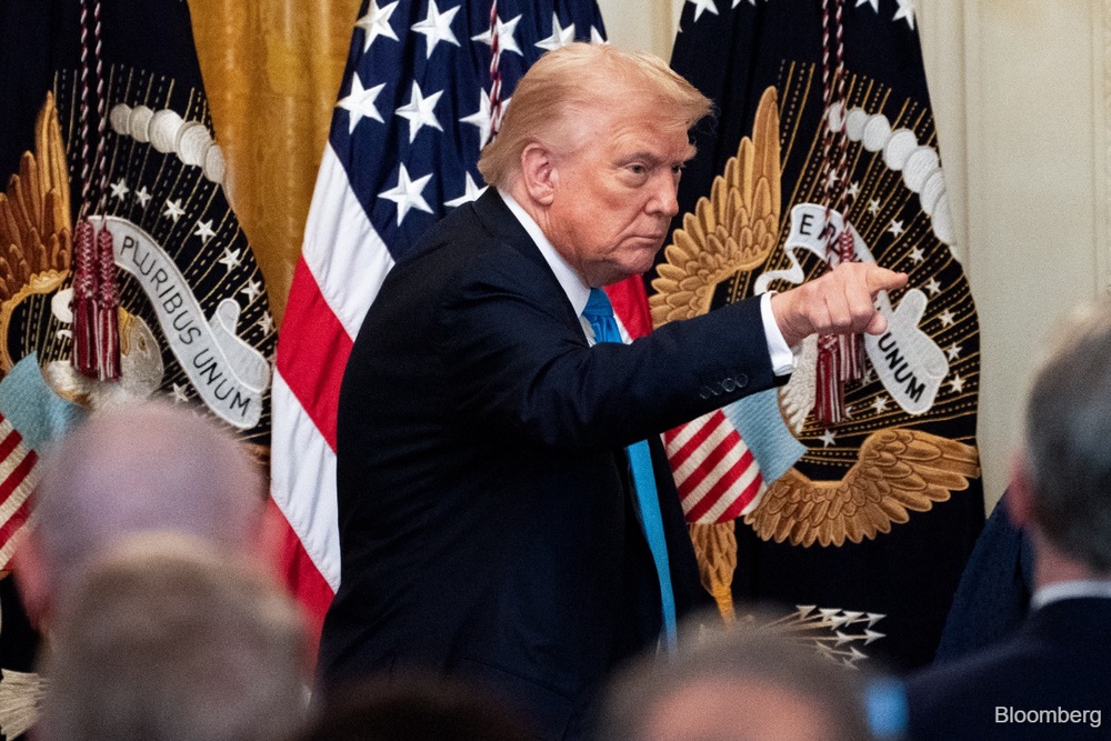 Trump threatens NBC, ABC licences over news coverage
