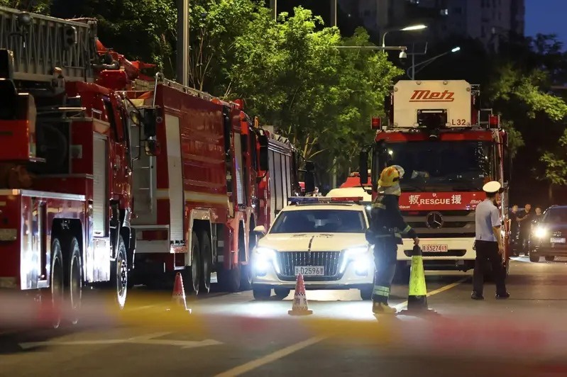 Image from: 小飞机撞北京最高大楼  官方证实驾驶死亡13人伤