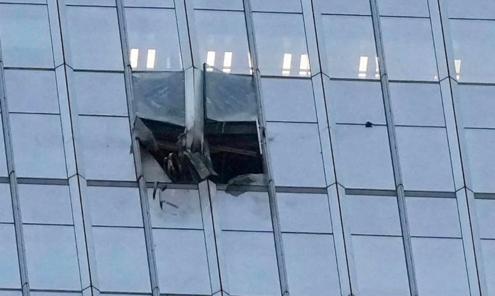 Image from: 小飞机撞北京最高大楼  官方证实驾驶死亡13人伤