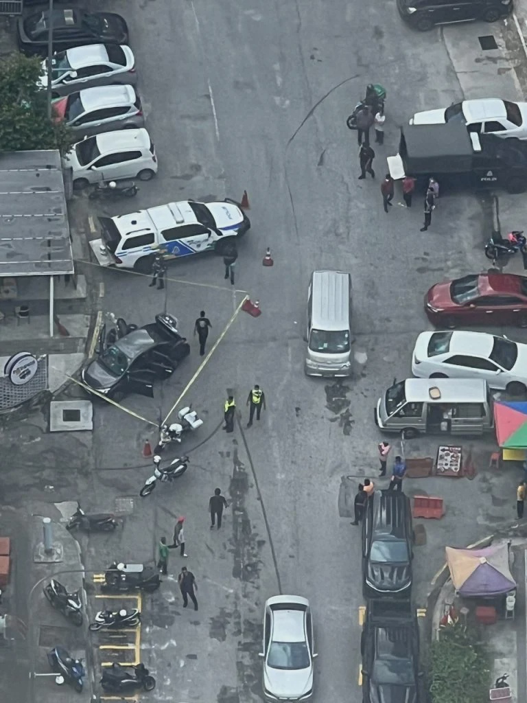 Image from: 隆市金马地区路边惊揭命案  不明人士毙命车内