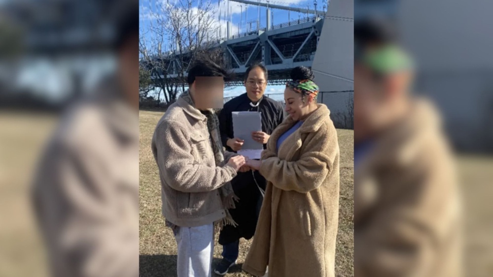 Image from: 假夫妻真生意！美国惊爆千场“绿卡婚姻”