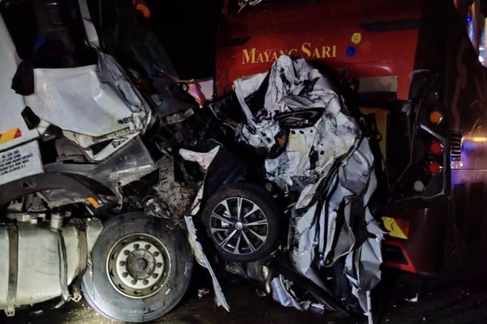 Image from: 东海岸大道11车相撞  4死4伤