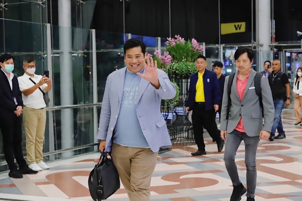 Image from: 泰流亡三王子切割母亲家族 二王子晒合照回应
