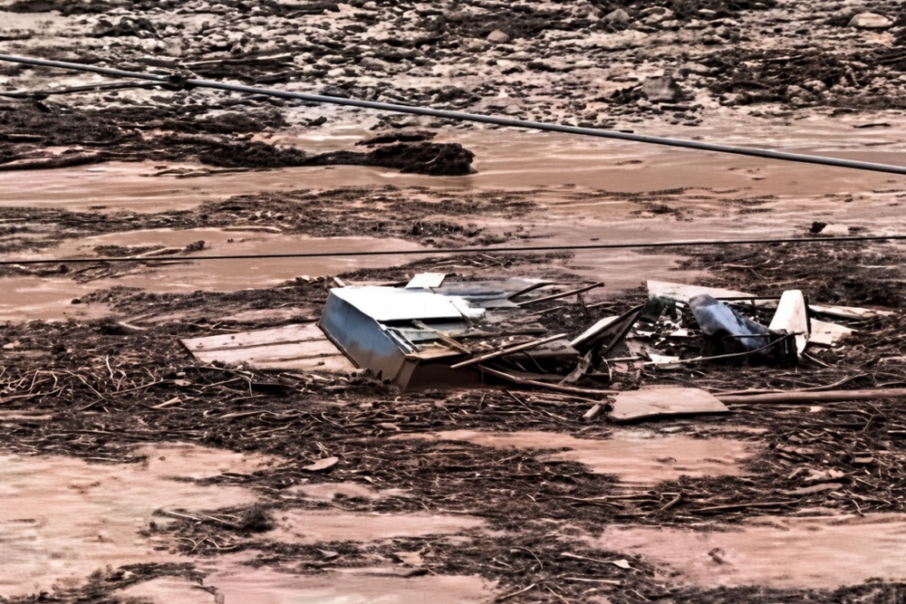 Image from: 美国大峡谷山洪 2人死近80人获救