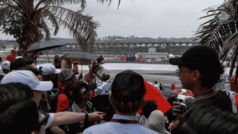 Image from: F1大奖赛有望重返大马？  安华：正在商讨