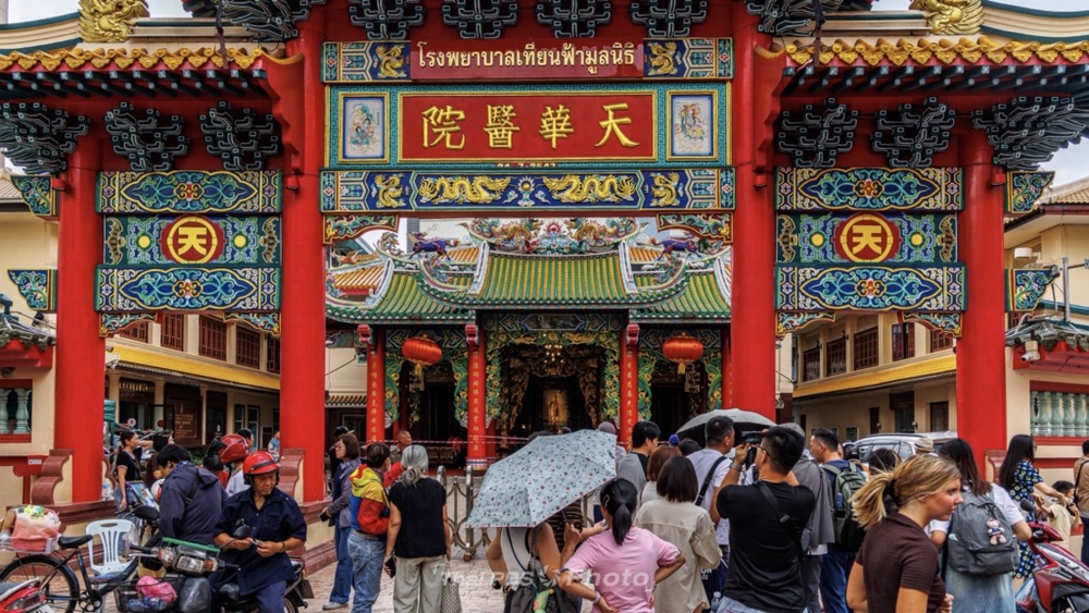 Image from: 曼谷电动车冲入观音庙  撞向香客老妇卷入车底